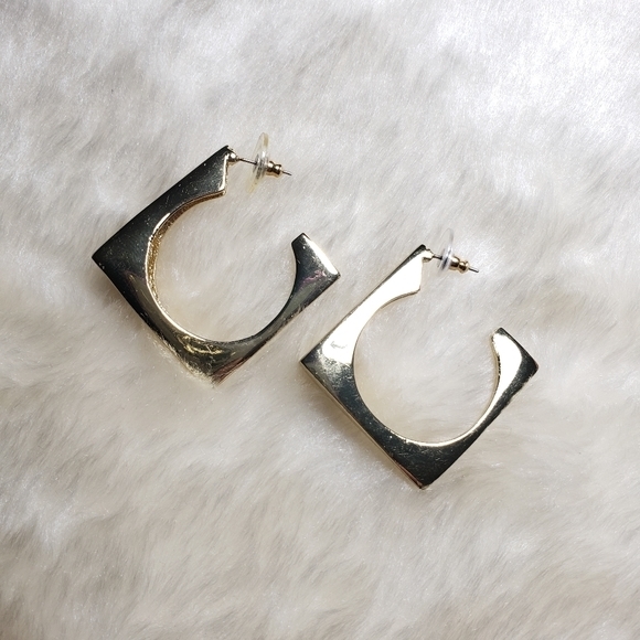 VINTAGE Geometric Goldtone Open Square Hoops Earrings Avant Garde - Picture 1 of 6